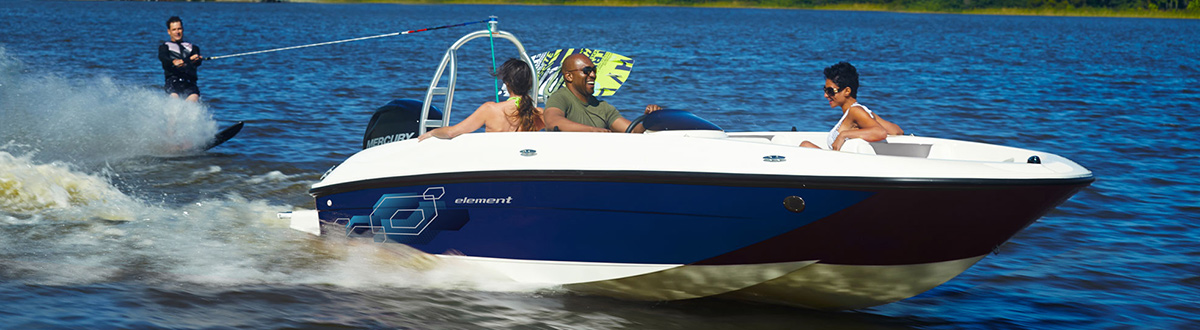 Group of people on a 2017 Bayliner Element out on the water